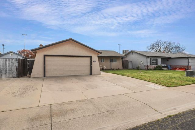 2114 Alpine Dr, Lodi, CA 95240
