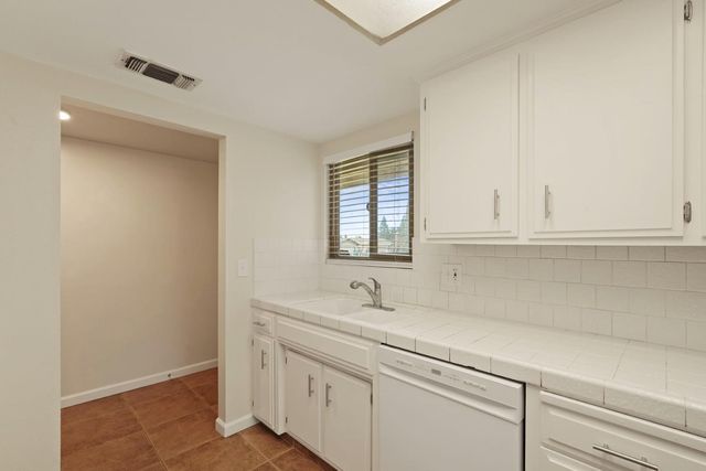 2114 Alpine Dr, Lodi, CA 95240