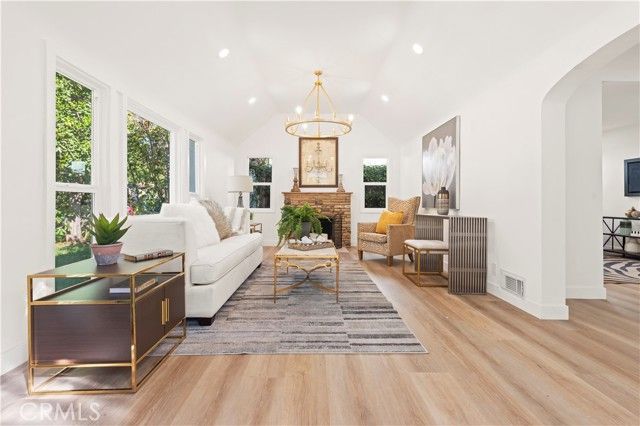 1028 Olmsted, Glendale, CA 91202