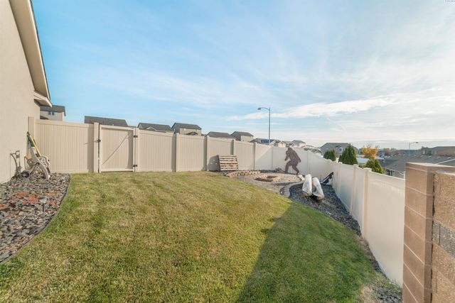 5704 Belmont Dr, Pasco, WA 99301