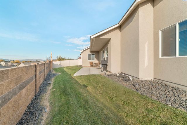 5704 Belmont Dr, Pasco, WA 99301