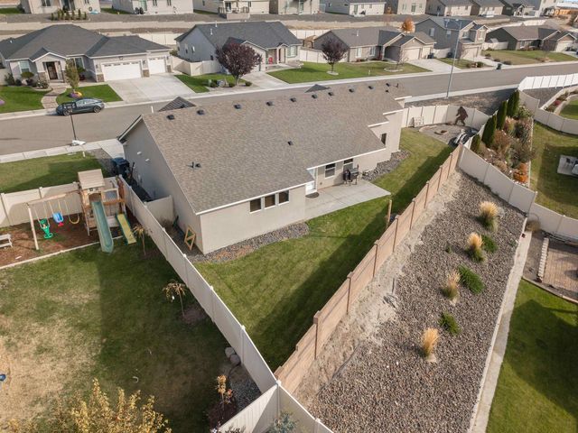 5704 Belmont Dr, Pasco, WA 99301