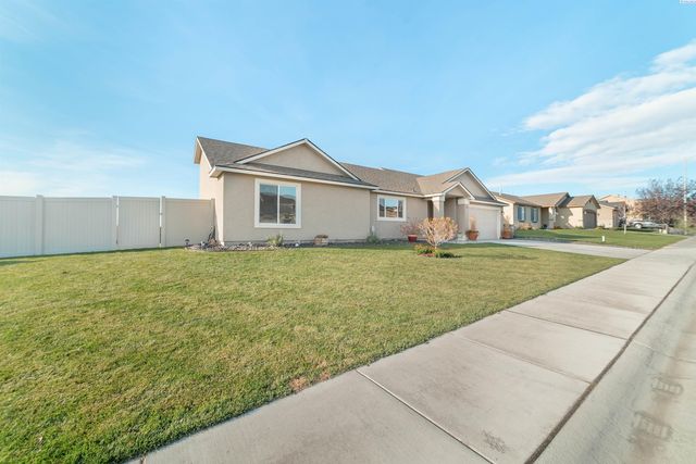 5704 Belmont Dr, Pasco, WA 99301