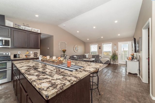 5704 Belmont Dr, Pasco, WA 99301