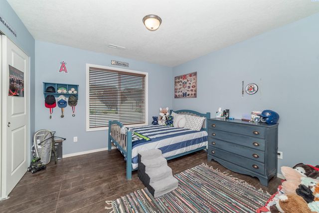 5704 Belmont Dr, Pasco, WA 99301