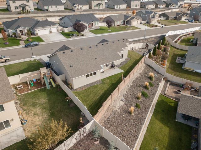 5704 Belmont Dr, Pasco, WA 99301