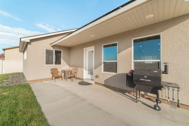 5704 Belmont Dr, Pasco, WA 99301