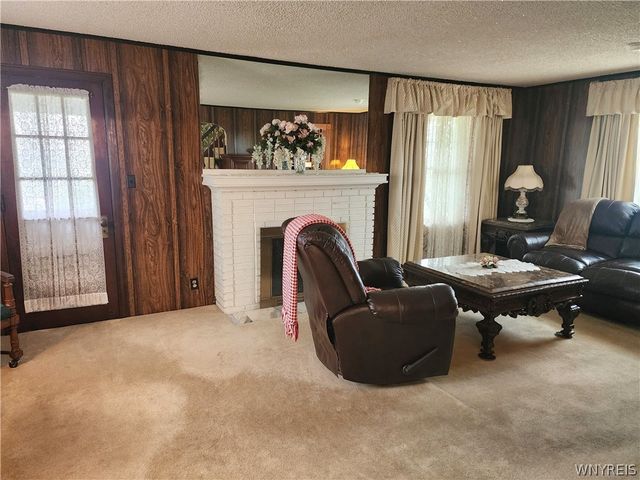 5009 Lake Shore Road, Hamburg, NY 14075