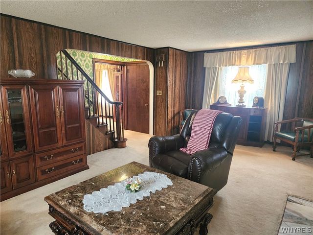 5009 Lake Shore Road, Hamburg, NY 14075