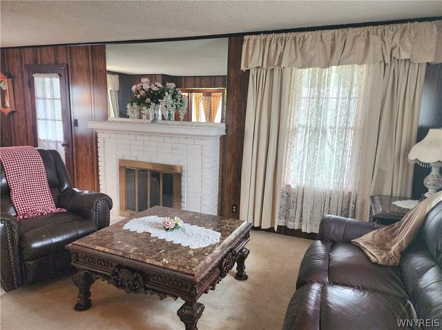 5009 Lake Shore Road, Hamburg, NY 14075