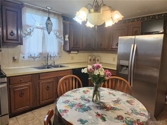 5009 Lake Shore Road, Hamburg, NY 14075