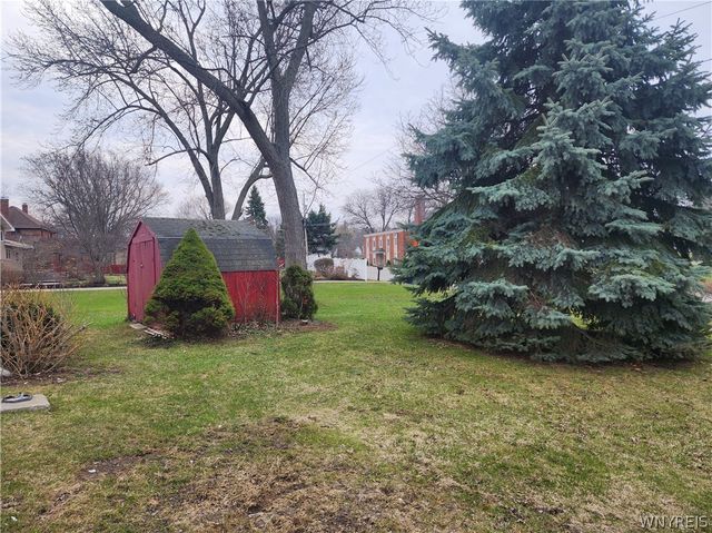 5009 Lake Shore Road, Hamburg, NY 14075