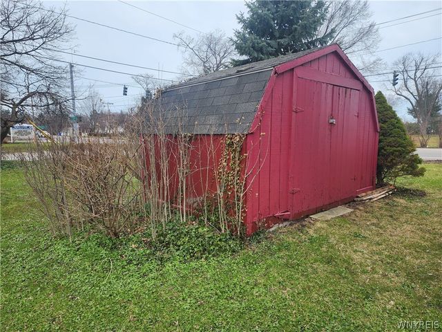 5009 Lake Shore Road, Hamburg, NY 14075