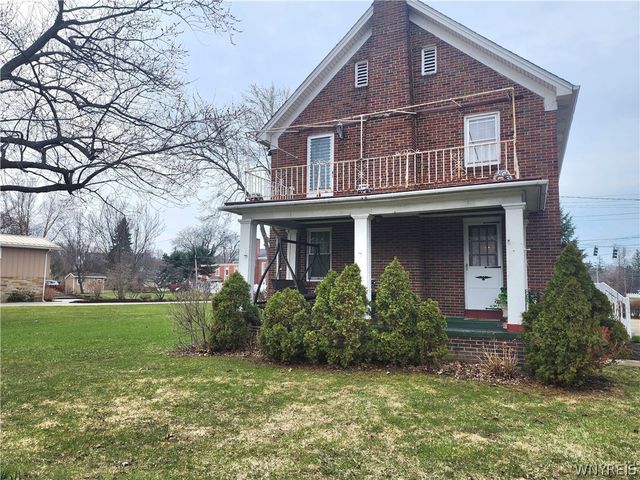 5009 Lake Shore Road, Hamburg, NY 14075