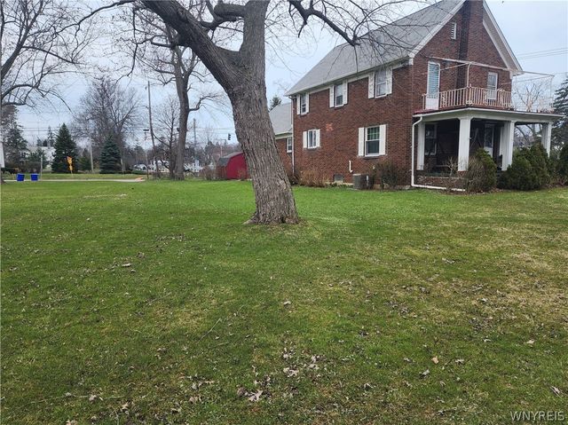 5009 Lake Shore Road, Hamburg, NY 14075