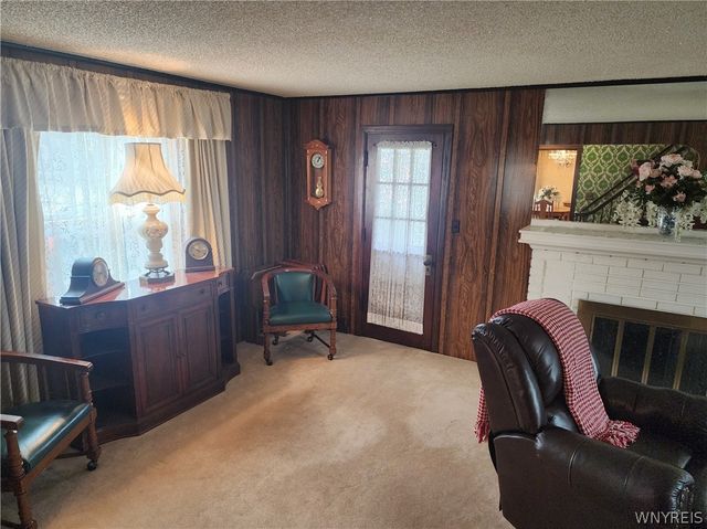 5009 Lake Shore Road, Hamburg, NY 14075