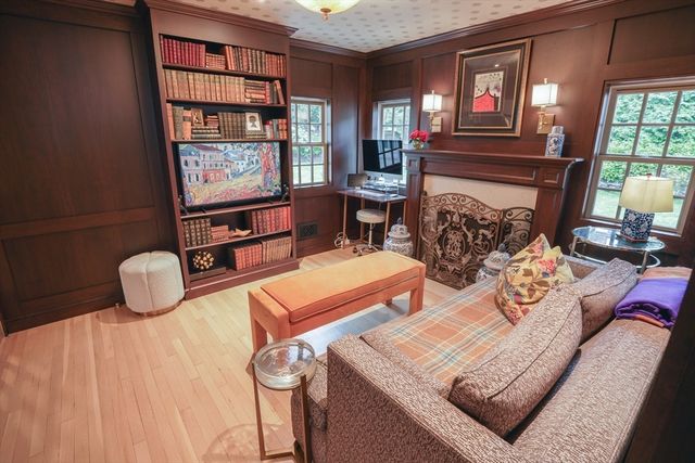 32 Pickwick Road, Newton, MA 02465