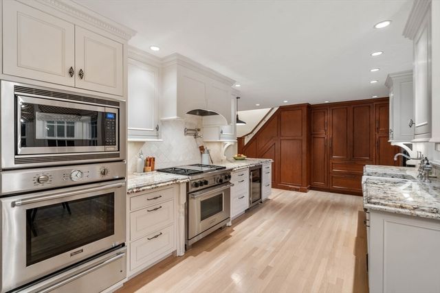 32 Pickwick Road, Newton, MA 02465