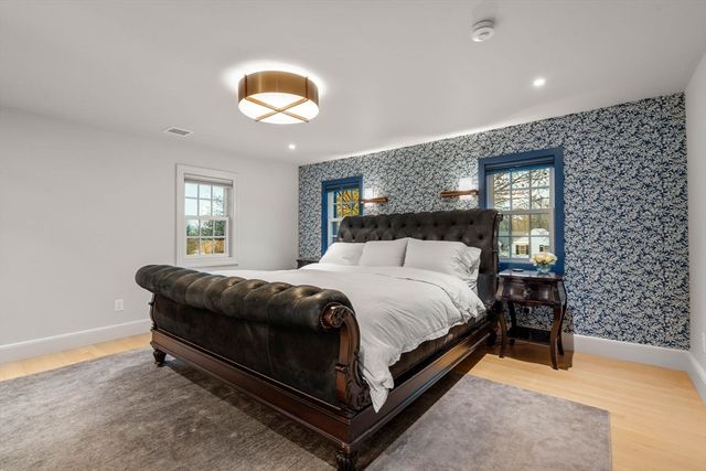 32 Pickwick Road, Newton, MA 02465