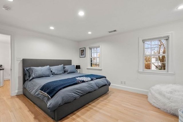 32 Pickwick Road, Newton, MA 02465