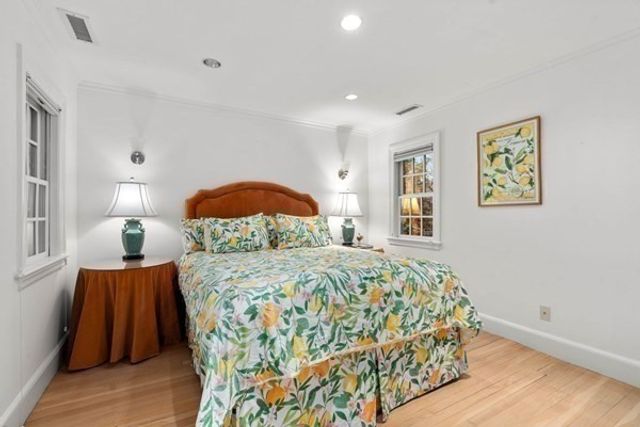 32 Pickwick Road, Newton, MA 02465