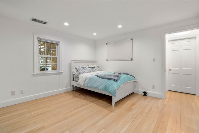 32 Pickwick Road, Newton, MA 02465