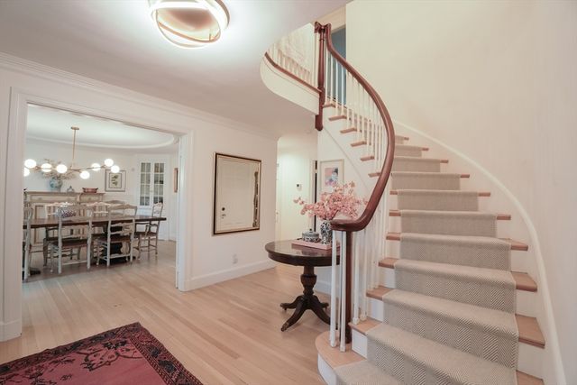 32 Pickwick Road, Newton, MA 02465