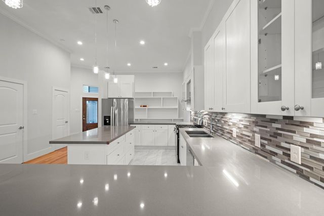 206 Burr Street A, Houston, TX 77011