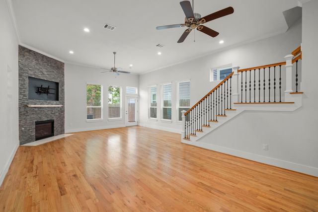 206 Burr Street A, Houston, TX 77011