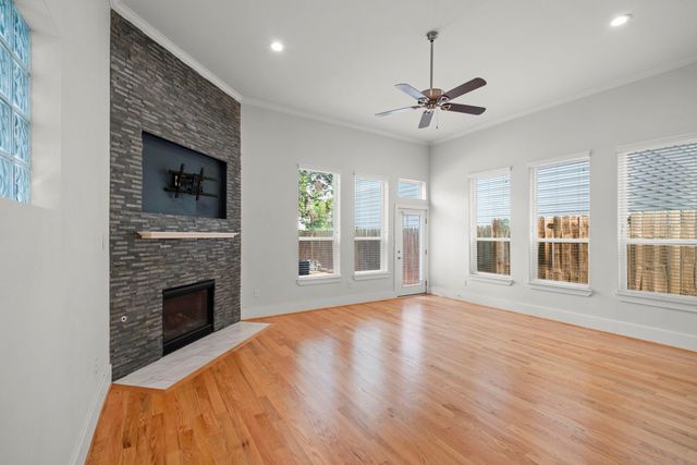 206 Burr Street A, Houston, TX 77011