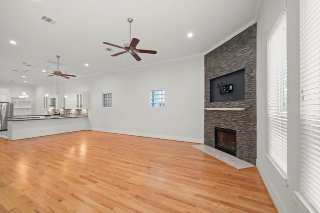 206 Burr Street A, Houston, TX 77011