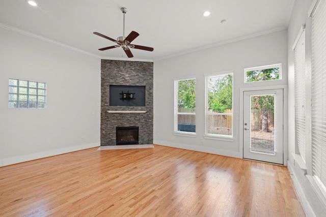 206 Burr Street A, Houston, TX 77011