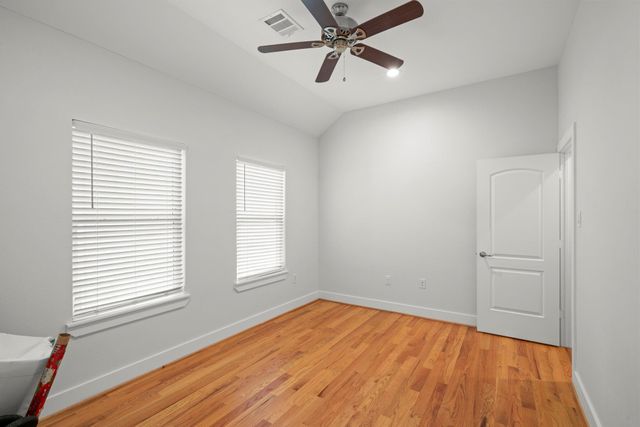 206 Burr Street A, Houston, TX 77011