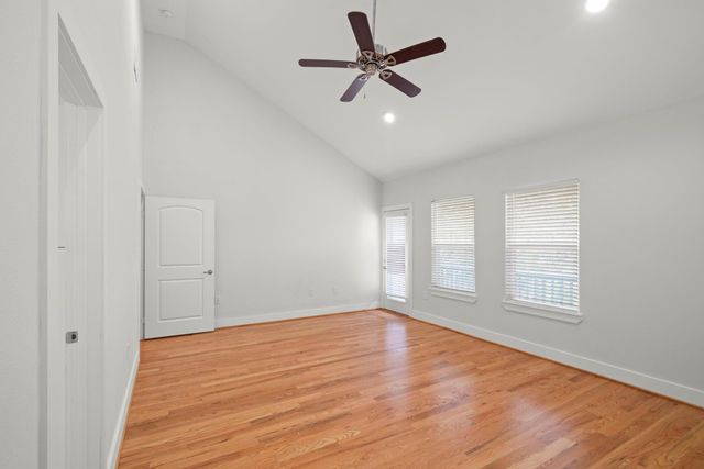 206 Burr Street A, Houston, TX 77011