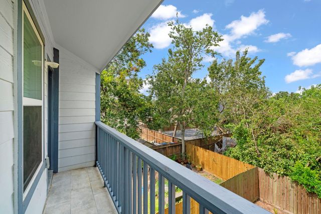 206 Burr Street A, Houston, TX 77011