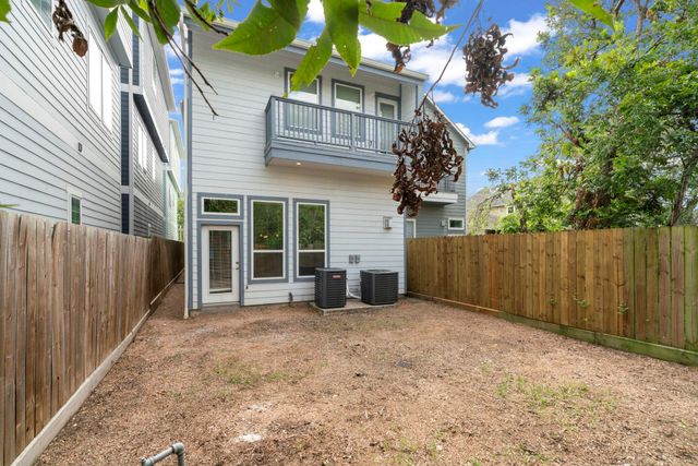 206 Burr Street A, Houston, TX 77011