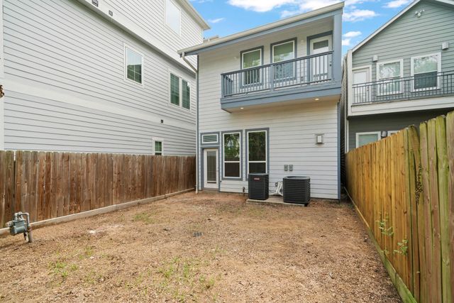 206 Burr Street A, Houston, TX 77011