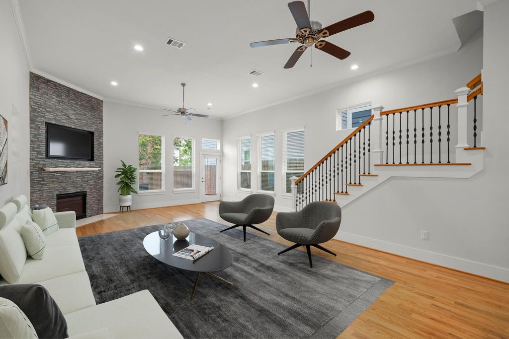 206 Burr Street A, Houston, TX 77011