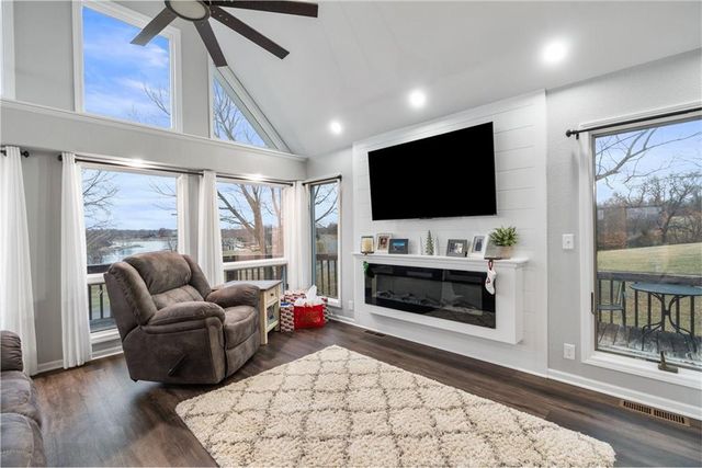 385 Lake Viking Terrace, Gallatin, MO 64640