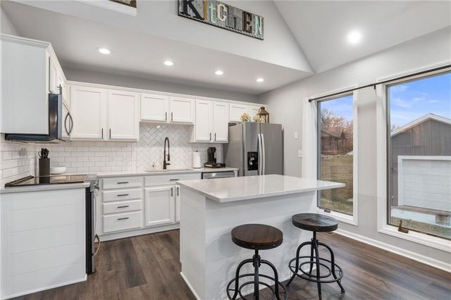 385 Lake Viking Terrace, Gallatin, MO 64640