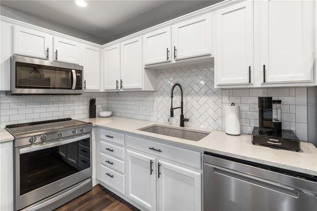 385 Lake Viking Terrace, Gallatin, MO 64640