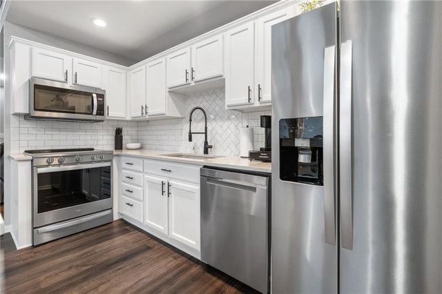 385 Lake Viking Terrace, Gallatin, MO 64640