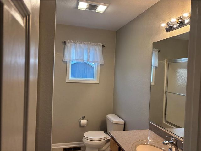 385 Lake Viking Terrace, Gallatin, MO 64640