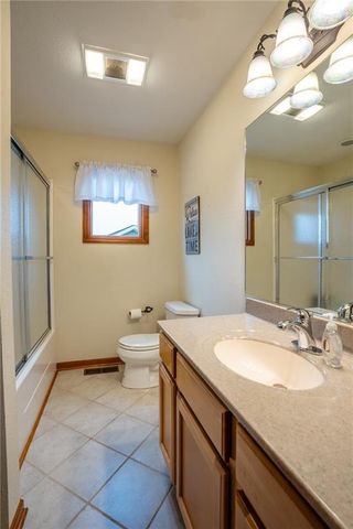 385 Lake Viking Terrace, Gallatin, MO 64640