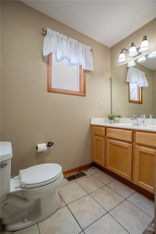 385 Lake Viking Terrace, Gallatin, MO 64640