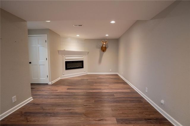 385 Lake Viking Terrace, Gallatin, MO 64640