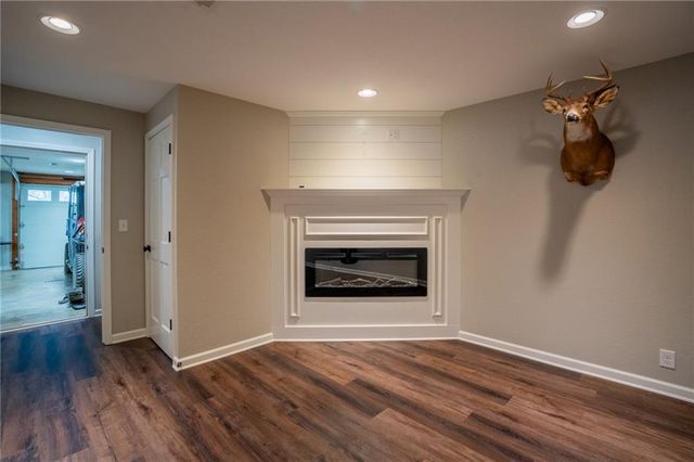 385 Lake Viking Terrace, Gallatin, MO 64640