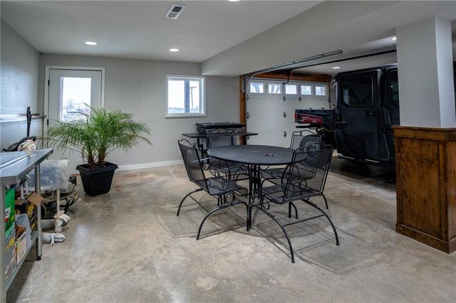 385 Lake Viking Terrace, Gallatin, MO 64640