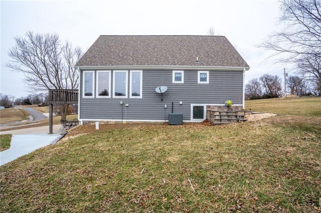 385 Lake Viking Terrace, Gallatin, MO 64640