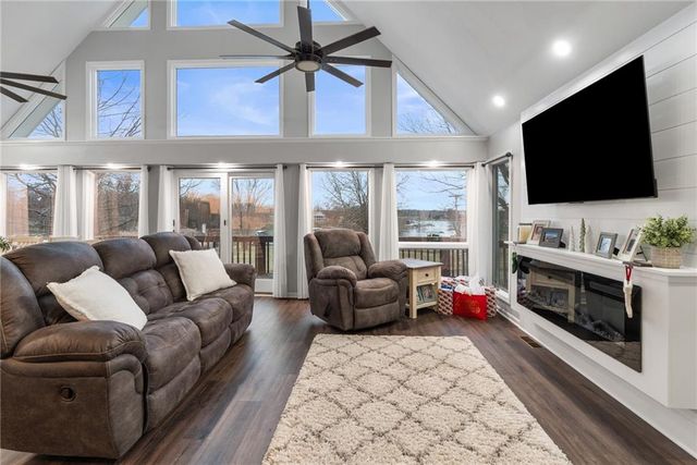 385 Lake Viking Terrace, Gallatin, MO 64640